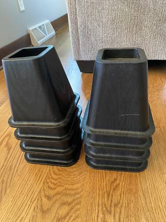 Bed risers 2 sets 1