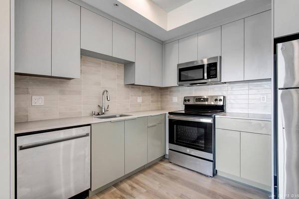 $2,150 / 449ft2 - Pisos con Estilo de Madera * Balcón/Patio * Estudio Nuevo en West Adams (West Adams)63953220980227120