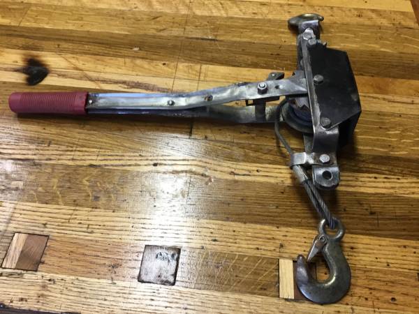 Cable and web hoists/pullers 1