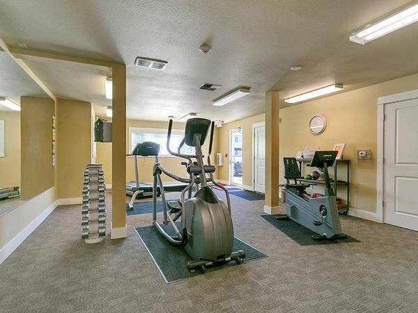 $1,788 / 3br - 1178ft2 - Casa Club, Sala de Ejercicio, Equipo de Mantenimiento Responsivo, Refrigerador (Bend)63839293748099120