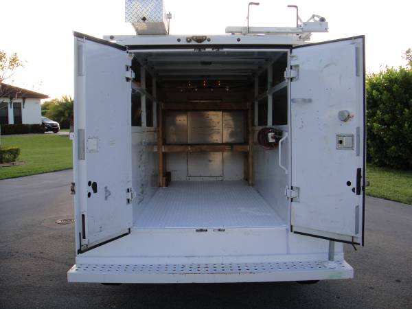 2019 Chevrolet 3500 CUTAWAY EXPRESS - Photo 12