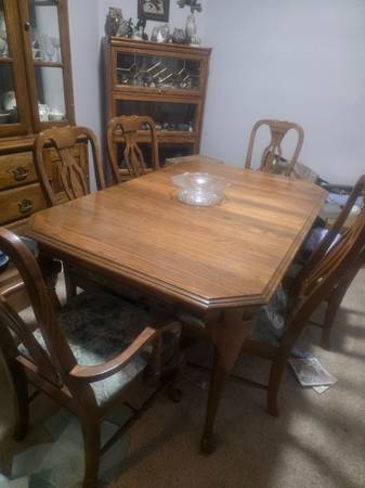 Solid oak dining room set 1