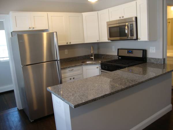 $2,250 / 1br - 650ft2 - North Quincy: Piso superior de 1 habitación + despacho con cocina moderna. Camina a la línea roja (North Quincy)63828556625793124