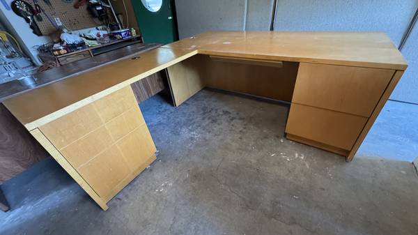 Large L-Shaped Executive Desk with Pedestals 1