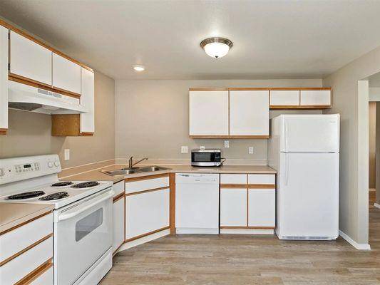 $1,449 / 2br - 906ft2 - Gorgeous Apartments: Minutes from Dining & Shopping Hotspots63981534487939121