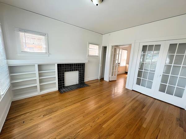 925 Marview Ave-Lower Level, Vintage Charm, Washer/Dryer In Unit! 1