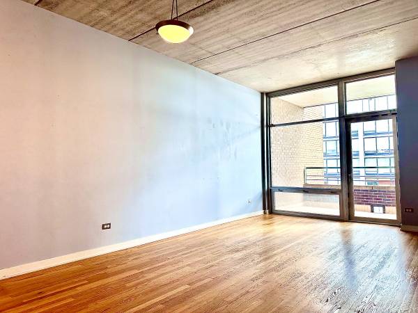 $2,750 / 2br - 1200ft2 - 2 Bedroom 2 Bathroom Loft Condo In Edgewater with Heated Parking Inclu (Edgewater)63781655091331123