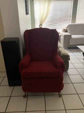 Stylish Armchair – Super Comfy! 1