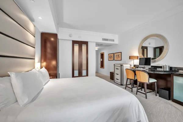 $850,000 / 1br - 521ft2 - Fontainebleau Miami Beach - Jr Suite w/Balcony (Miami Beach)63825137127171120