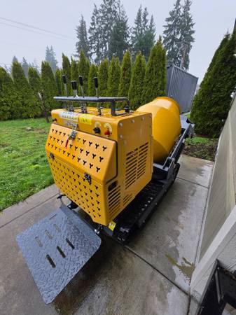 Self-Loading Concrete Mixer & Dumper, 13.5HP Tracked Crawler 1