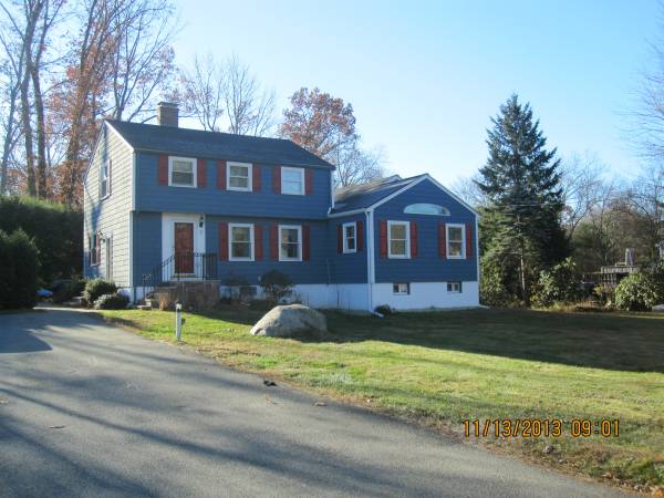 $865 BURLINGTON ROOM TO RENT $865 1