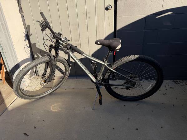 Specialized Pitch Mountain Bike - Mens S - Great Condition 1