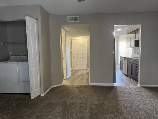 $1,417 / 2br - 1092ft2 - 🌟 Unit 205: Live the Luxe Life at an Affordable Price! 🏙️ (Metairie)63791871034497124