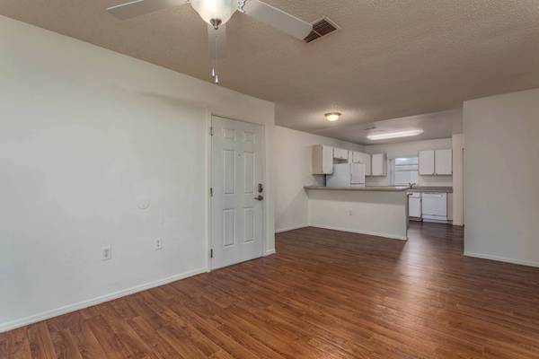 $1,463 / 3br - 1058ft2 - Dive into comfort. Our spaces are designed for you. (Port Richey)63976137670786123