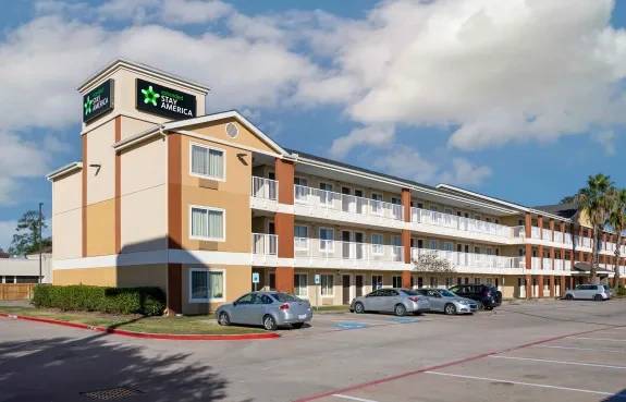 Live in Comfort - No Lease, No Deposit! 1