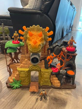 Imaginext dragon castle lights up 1