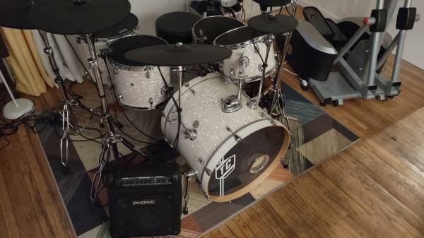 Custom Hybrid Drum set w/Cymbals - $1,500 (Wonder Lake)63471149248513124