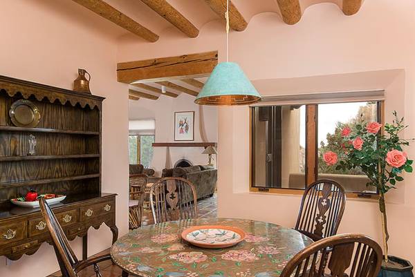 $320 / 3br - 2500ft2 - Pueblo-Style Home (1297 Lejano Ln, Santa Fe)63659867357187123