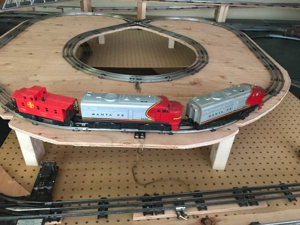 Lionel Double Loop "O" Gauge Train Layout 1