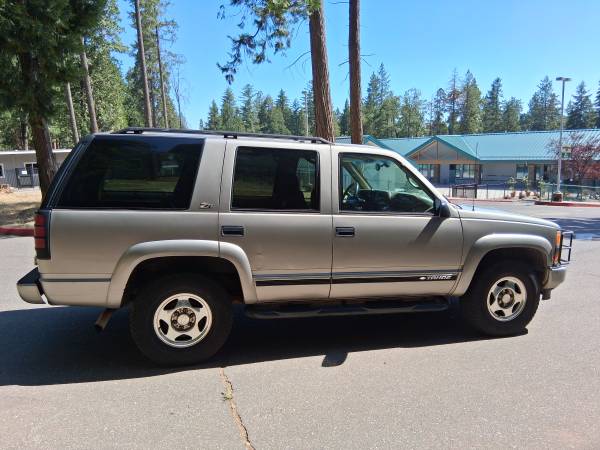 2000 Chevy Tahoe Z71 4WD - $3,50063617780604545123
