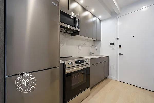 $4,400 / 2br - PRIME WEST CROWN HEIGHTS FULL AMENITY LUXURY  2BR 2BA PVT DECK LLÁMAME (WEST CROWN HEIGHTS)63870970940545123