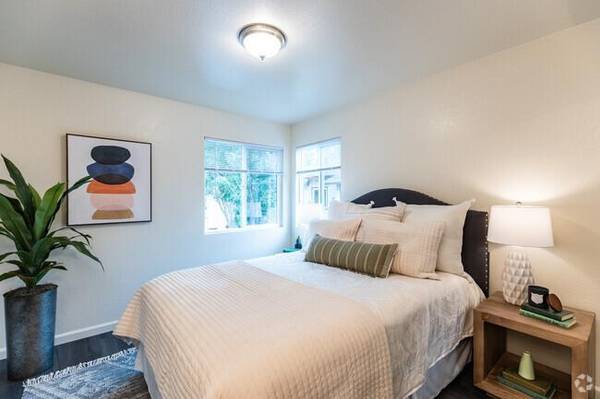 $2,249 / 2br - 900ft2 - Light-filled Rooms, Near Shopping, Dining, and Recreational Activities (santa rosa)63834323304705123