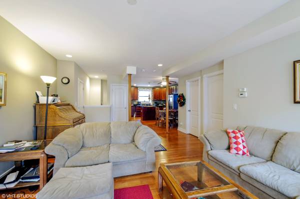 $2,545 / 3br - Huge, Rarely Available, Condo Quality 3Br/3Ba with in Unit Washer Drye (Chicago)63898860129026121