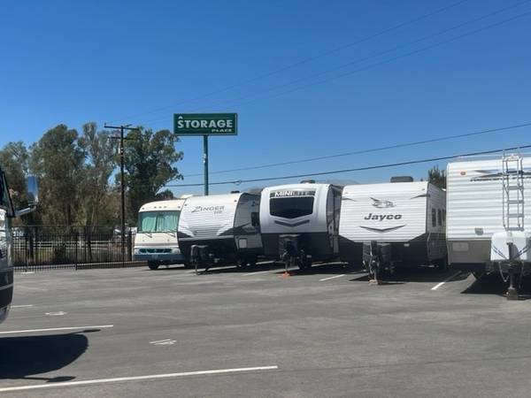 Spacious Storage Units: Secure Your Belongings Today! 1