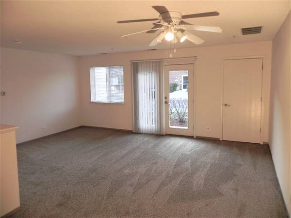 $1,560 / 1br - 773ft2 - Cozy Up Right Here This October! (2330 Samson Way, Waukegan, IL)63846717678209121
