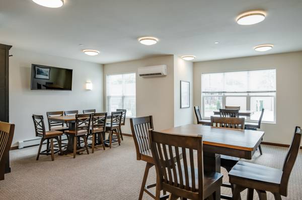 $697 / 2br - 964ft2 - 2 BD 2 BA *VETERAN PREFERENCE*63845964646531123