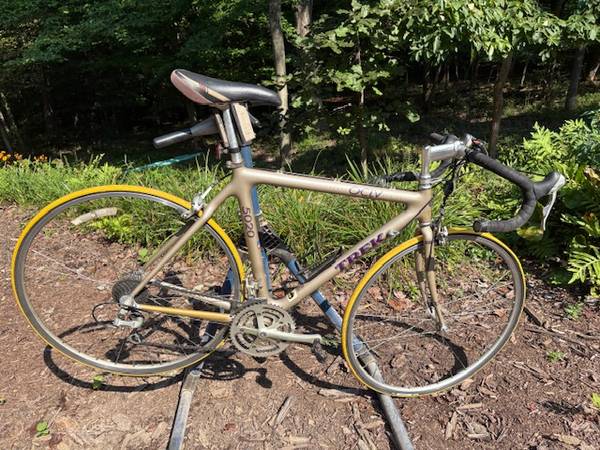 Trek OCLV 5020 carbon bike. 1