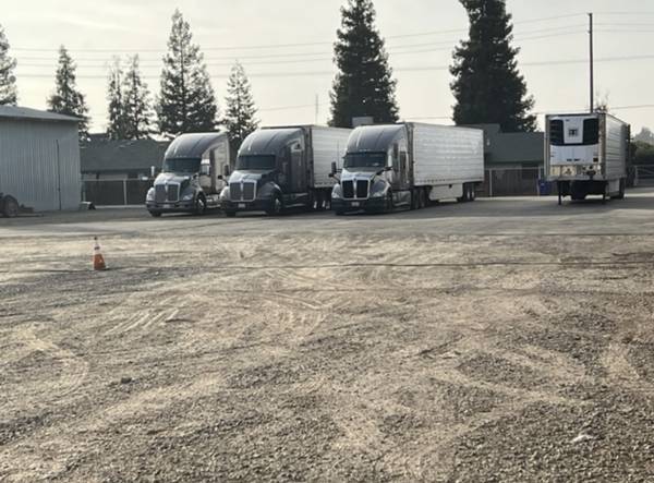 $175 / 2000ft2 - TRUCK AND TRAILER PARKING (VISALIA)63981967985155121
