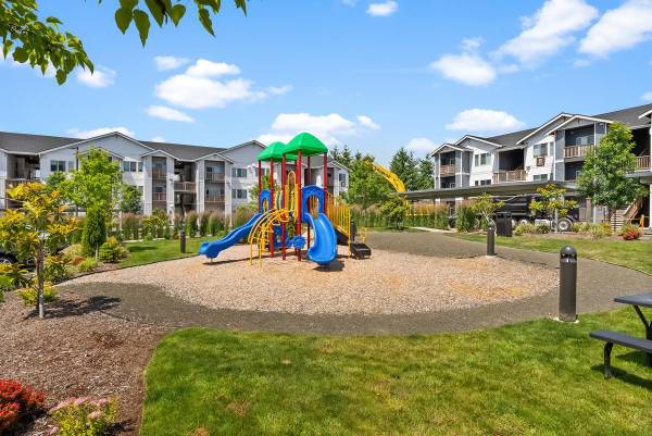 $1,725 / 1br - 694ft2 - More info on Electric Vehicle Charging, High Speed Internet (Port Orchard)63850639861891124