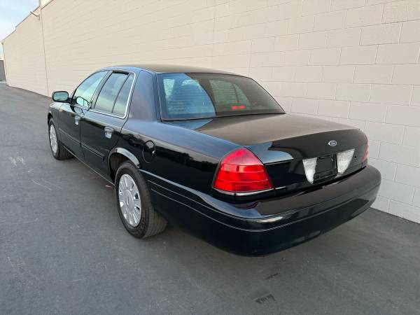 2011 Ford Crown Victoria P7B interceptor policial sin distintivos - $9,500 (Monterey Park)63623854548097123