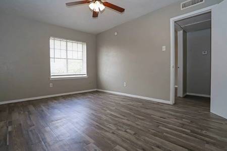 $1,500 / 2br - 965ft2 - Ceiling Fans, Public Transportation, Walk-in Closet (5875 Mountain Valley Ln, Dallas, TX)63867603403777120