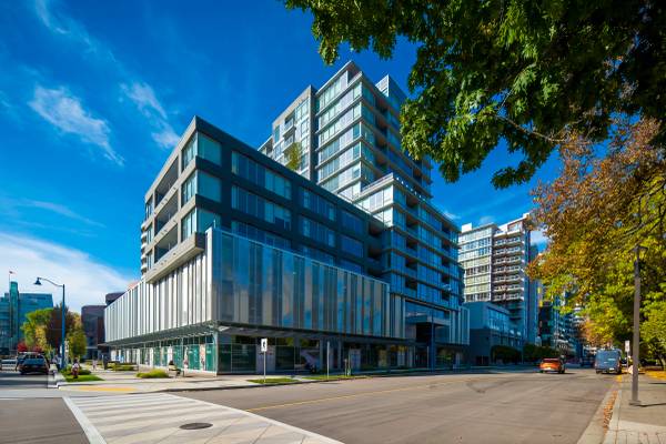 Richmond Center Spacious 2bedroom Condo with AC & EV Parking for Rent! 1