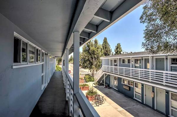 $1,995 / 1hab - 500ft2 - Acogedora y luminosa 1 hab / 1 baño a pasos de SDSU! (San Diego)63865933555075123
