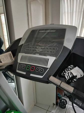 ProForm Performance 400 Folding Treadmill - Excellent Condition - $500 1