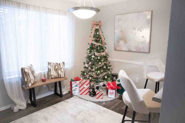 $1,199 / 1br - 943ft2 - Travelling by bus? We're near the line! 1 br / 1 ba! (Norcross - Jimmy Carter Blvd)63964399299587122