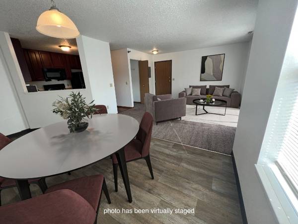 $1,445 / 1br - 659ft2 - Moving time is just around the corner! Make The Meadows home today! (1770 121st Ave NW, Coon Rapids, MN)63990382781443124