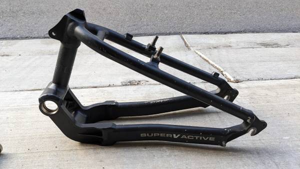 Rear Swing Arm from Cannondale Super V 700 1