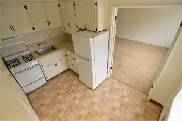 $2,100 2468 Bancroft Way, Across the Street From CAL, Clean, Amazing Light (berkeley)63668012183425124