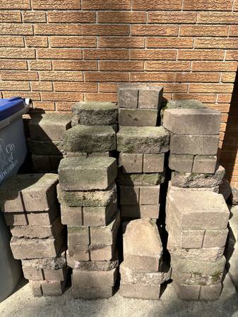 99 Wedge-shaped pavers retaining wall blocks 1
