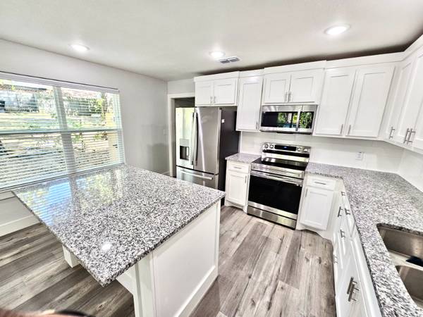 $1900.00 / 3br - Casa de Lujo en Alquiler63656583280513123