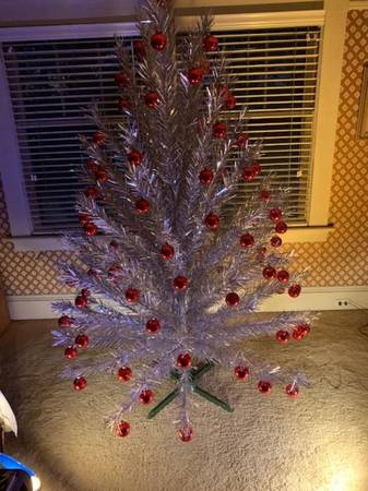 1950s Aluminum Christmas Tree 1