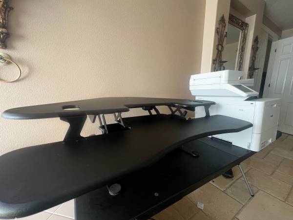 VariDesk Corner Cube Model 49931 1