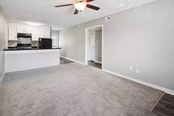$1,050 / 1br - 480ft2 - Delight in every detail. Our homes are crafted for comfort. (Concord)63925335066882123