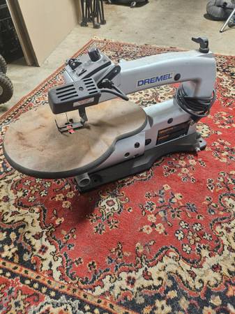 Dremel scroll saw 1