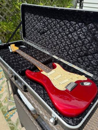 1988 Fender Stratocaster plus lace sensor pick ups mint 1