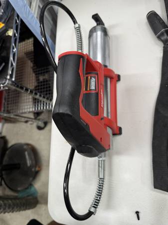 Milwaukee 12V Grease Gun 2446-20 Brand New Never Used 1